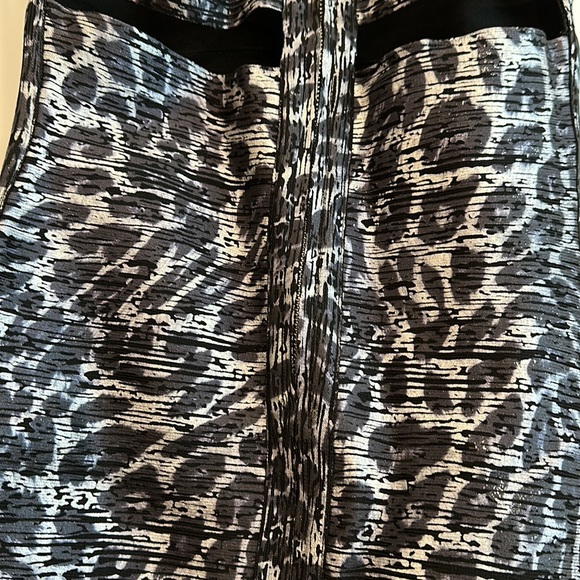 Bebe Foil Leopard bandage dress - Picture 6 of 6